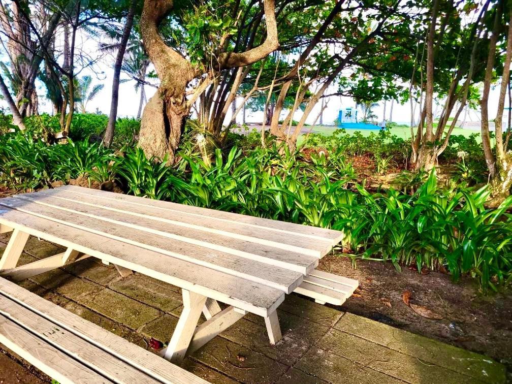 Breezy Beachfront Bali-Style Haven 180 Degree Oceanview Hau'ula Exterior photo