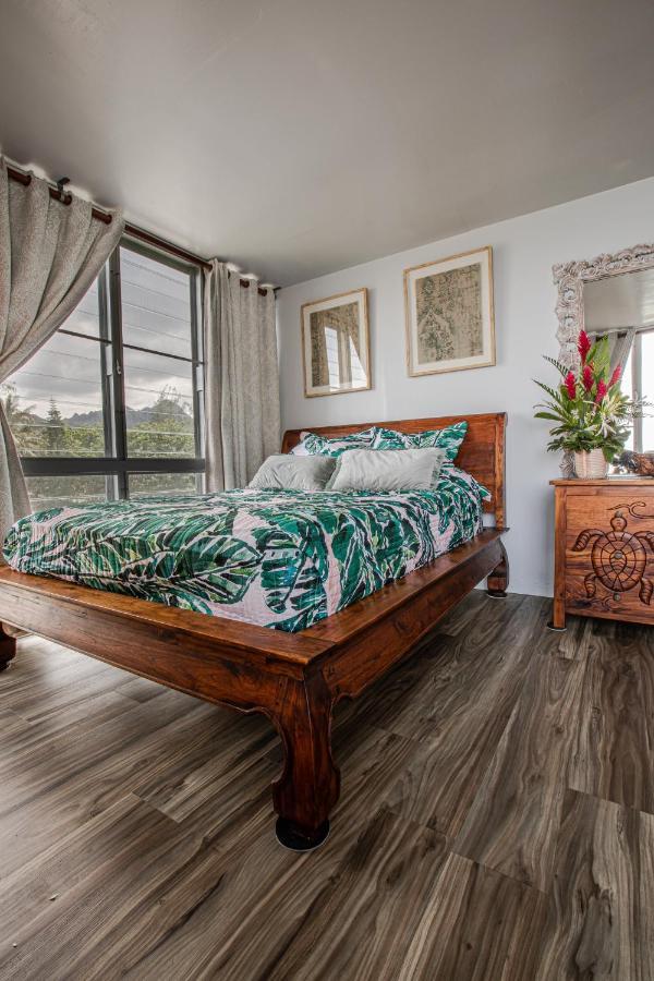 Breezy Beachfront Bali-Style Haven 180 Degree Oceanview Hau'ula Exterior photo